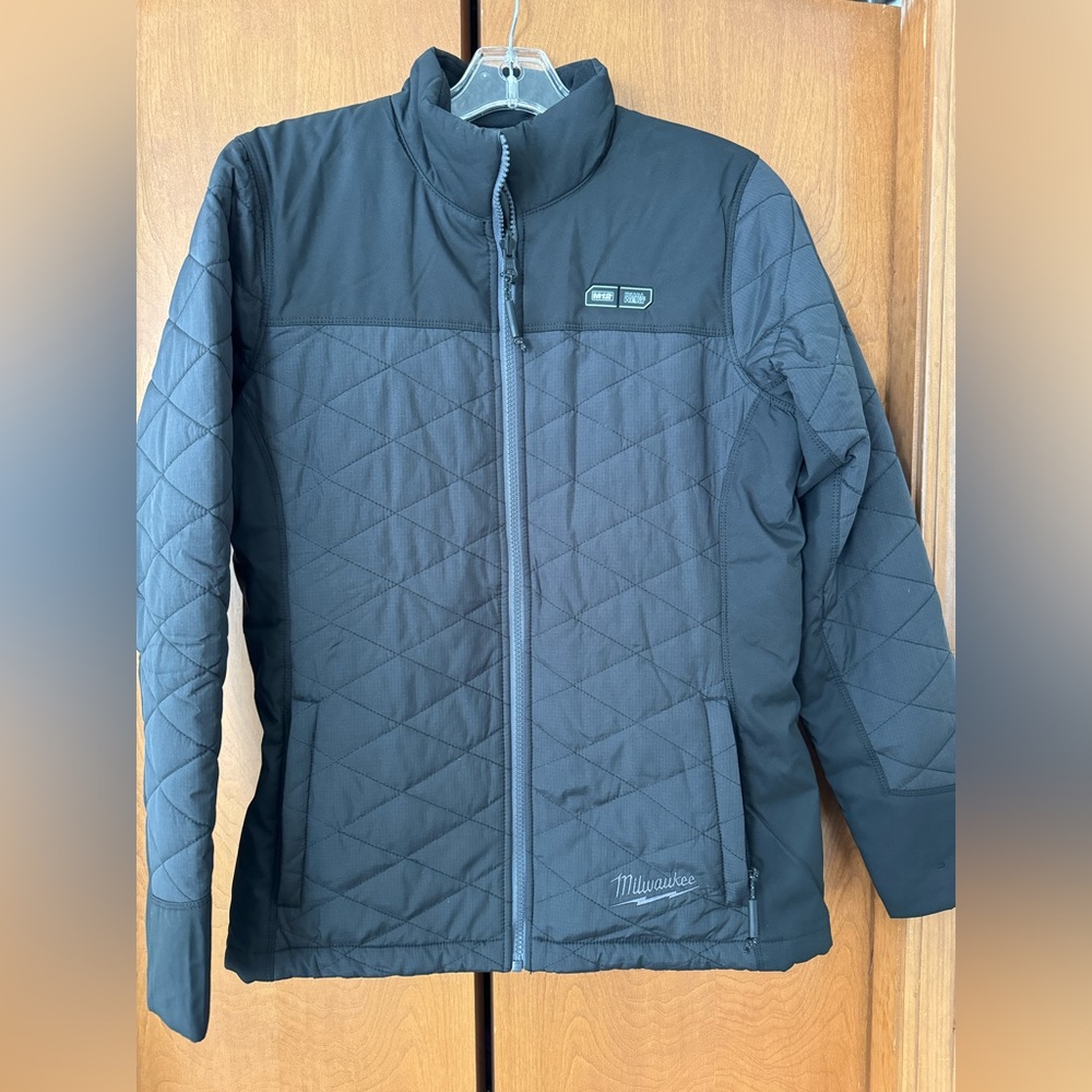 Milwaukee M12 battery heated jacket - NEW- Size Medium
